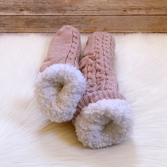 UGG Glittering Fleece Lined Cozy Socks With Bows - Picture 6 of 6